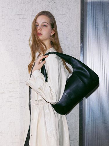 OASIS HOBO BAG [BLACK] - ANSOUIS - Modalova