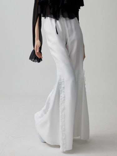 Frill Flared Pants - studio paul&company - Modalova
