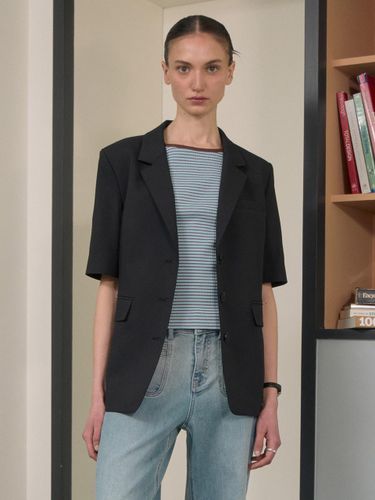 Tailored 3-Button Short Sleeve Blazer (JZJK324A) - Jucy Judy - Modalova