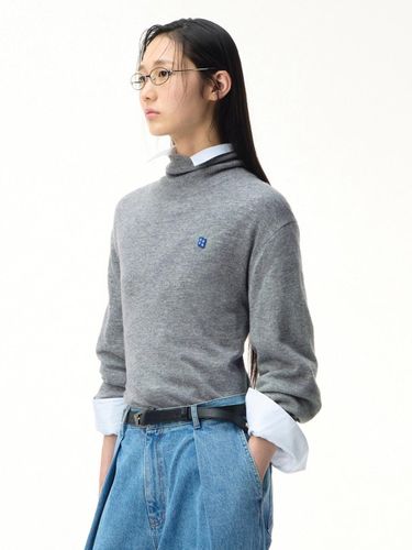 Sig Tag Turtleneck Knit Sweater [Gray] - Significant ADERERROR - Modalova