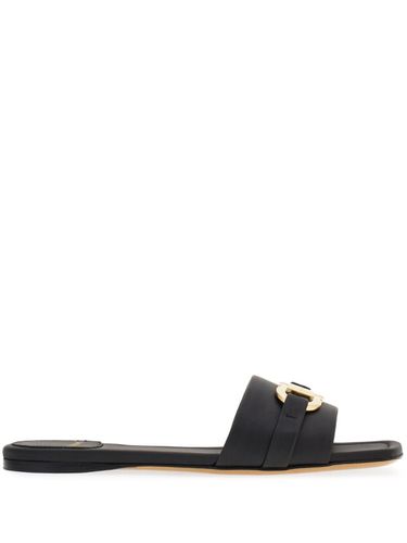 Gancini Leather Flat Sandals - Ferragamo - Modalova