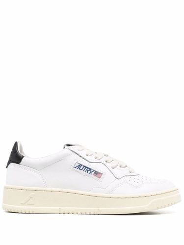 Medalist Low Leather Sneakers - Autry - Modalova