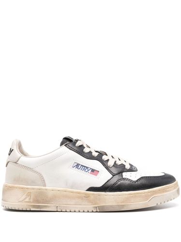 Super Vintage Low Leather Sneakers - Autry - Modalova