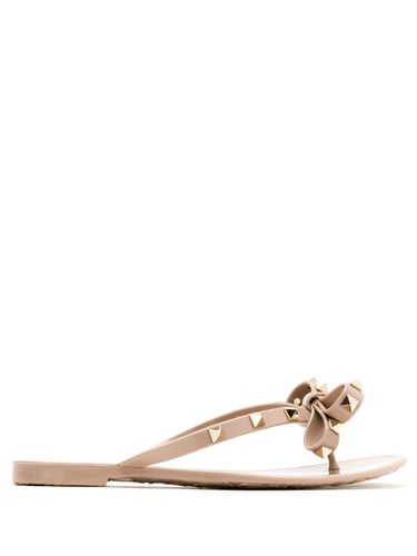 Summer Rockstud Thong Sandals - Valentino Garavani - Modalova