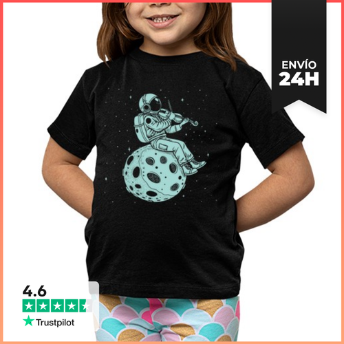 Camiseta Clásica Para Niños ASTRONAUTA TOCANDO EL VIOLÍN EN LA - latostadora.com - Modalova