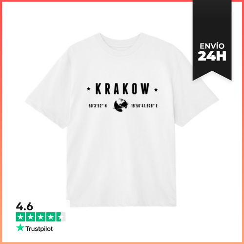 Camiseta Oversize Cracovia Texto Negro Coordenadas Geográficas Y - latostadora.com - Modalova
