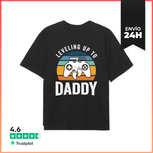 Camiseta Oversize LEVELING UP TO DADDY GAMER LaTostadora - latostadora.com - Modalova