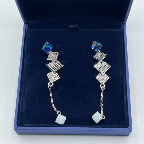 EMERGENCY Bermuda Drop Down Earrings with Cube - Swarovski - Modalova