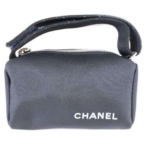 Chanel Gray Nylon Pouch (Pre-Owned) - Chanel - Modalova