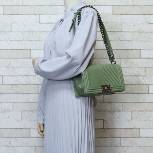 Leather Shoulder Bag (Pre-Owned) - Chanel - Modalova