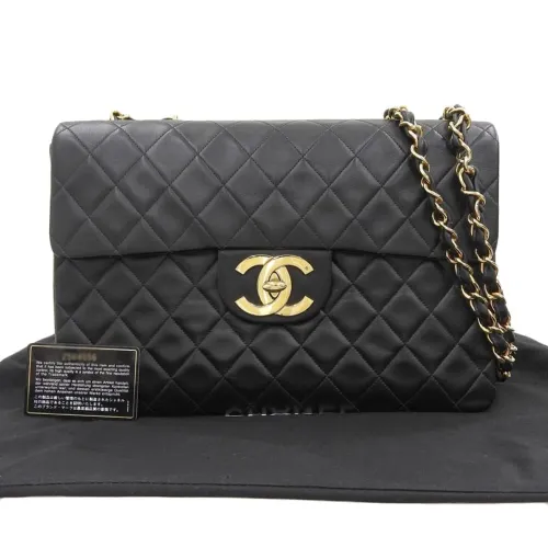 Matelasse Leather Shoulder Bag (Pre-Owned) - Chanel - Modalova