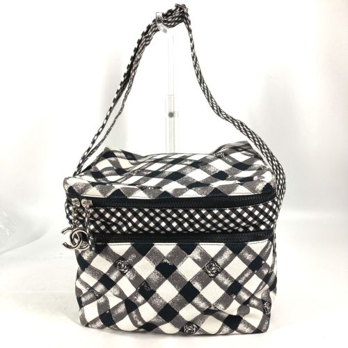 Cloth Shoulder Bag (Pre-Owned) - Chanel - Modalova