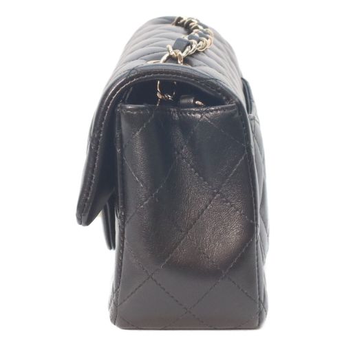 Leather Shoulder Bag (Pre-Owned) - Chanel - Modalova
