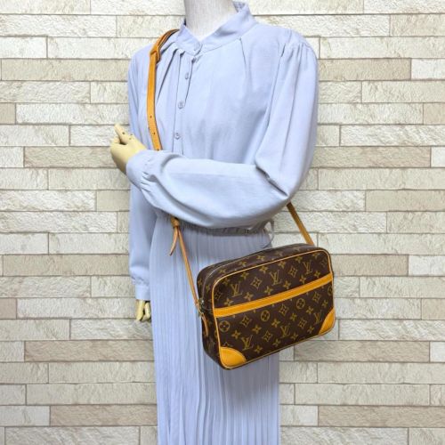 Monogram Canvas Shoulder Bag (Pre-Owned) - Louis Vuitton - Modalova