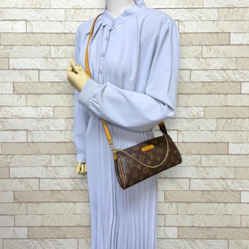 Canvas Shoulder Bag (Pre-Owned) - Louis Vuitton - Modalova
