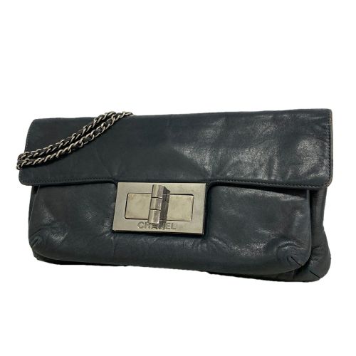 Leather Shoulder Bag (Pre-Owned) - Chanel - Modalova