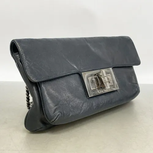 Leather Shoulder Bag (Pre-Owned) - Chanel - Modalova