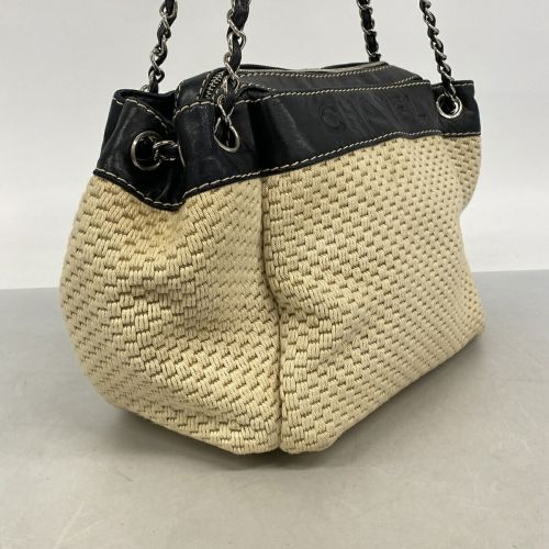 Canvas Shoulder Bag (Pre-Owned) - Chanel - Modalova
