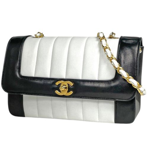 Leather Shoulder Bag (Pre-Owned) - Chanel - Modalova