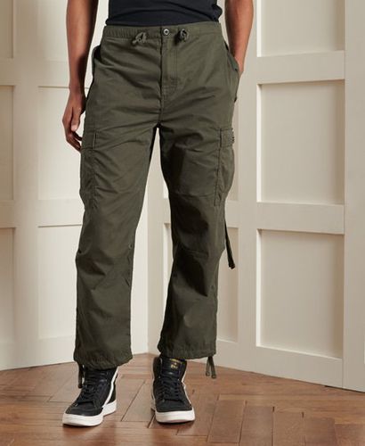 Pantalones de estilo paracaidista y pernera cónica - Superdry - Modalova