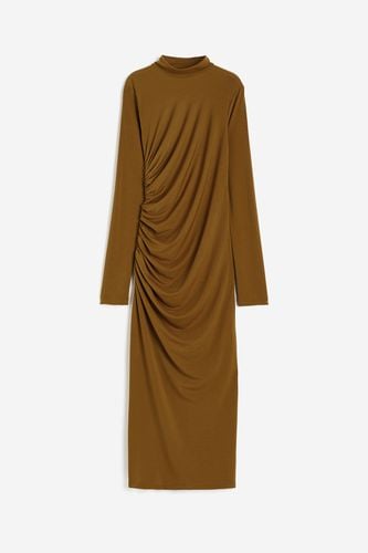 Gerafftes Kleid mit Turtleneck Braun, Alltagskleider in Größe L. Farbe: - H&M - Modalova