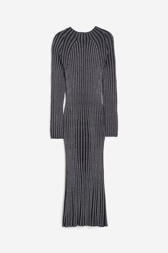 Kleid aus schimmerndem Rippstrick Schwarz/Silberfarben, Alltagskleider in Größe S. Farbe: - H&M - Modalova