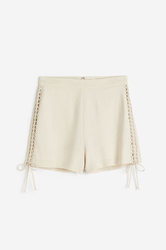 Shorts mit Flechtdetails Hellbeige in Größe 50. Farbe: - H&M - Modalova
