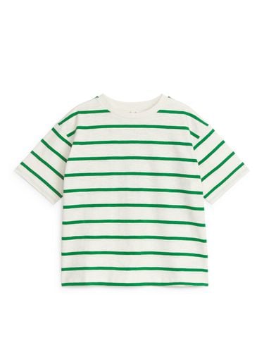 T-Shirt aus Flammengarn Weiß/Grün, T-Shirts & Tops in Größe 110/116. Farbe: - Arket - Modalova