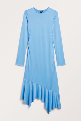 Asymmetrisches Kleid mit langen Ärmeln Hellblau, Alltagskleider in Größe M. Farbe: - Monki - Modalova