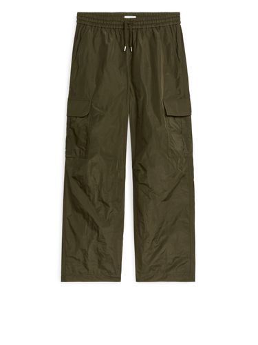 Cargo-Hose aus Taft Dunkles Khaki, Gepäck in Größe L. Farbe: - Arket - Modalova