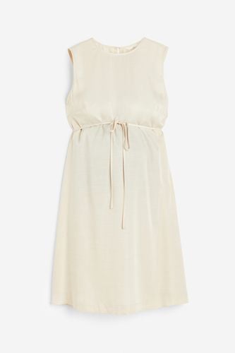 MAMA Kleid mit Bindegürtel Hellbeige, Kleider in Größe XL. Farbe: - H&M - Modalova