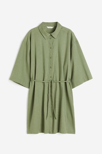 Blusenkleid aus Leinenmix Mattgrün, Alltagskleider in Größe XXL. Farbe: - H&M - Modalova