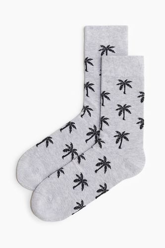 Gemusterte Strümpfe Graumeliert/Palmen, Socken in Größe 43/45. Farbe: - H&M - Modalova