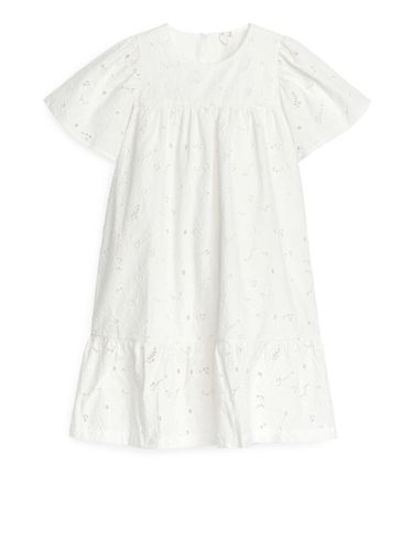 Kleid mit Lochstickerei Weiß, Kleider in Größe 110. Farbe: - Arket - Modalova