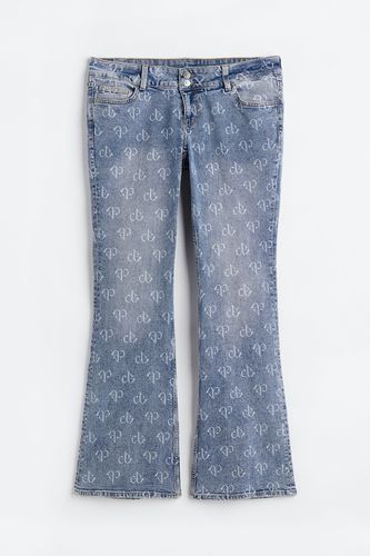 Flared Low Jeans Hellblau/Blackpink, Straight in Größe 48. Farbe: - H&M - Modalova