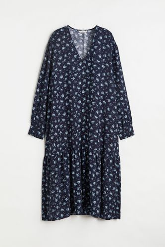 Kleid mit V-Ausschnitt Dunkelblau/Kleingeblümt, Alltagskleider in Größe M. Farbe: - H&M - Modalova