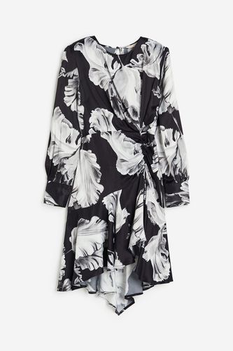 Kleid mit Raffungen Schwarz/Gemustert, Alltagskleider in Größe 36. Farbe: - H&M - Modalova
