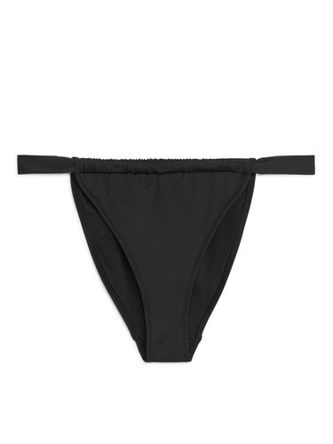 Bikinihose im Tangastil Schwarz, Bikini-Unterteil in Größe 40. Farbe: - Arket - Modalova
