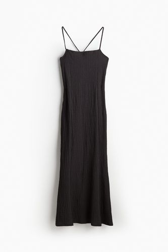 Rückenfreies Kleid aus Crinklestoff Dunkelgrau, Party kleider in Größe XL. Farbe: - H&M - Modalova