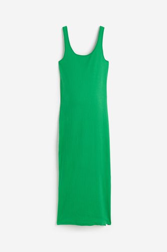 MAMA Geripptes Trägerkleid Grün, Kleider in Größe XXL. Farbe: - H&M - Modalova