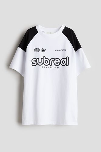 T-Shirt mit Print Weiß/Subreal, T-Shirts & Tops in Größe 146/152. Farbe: - H&M - Modalova