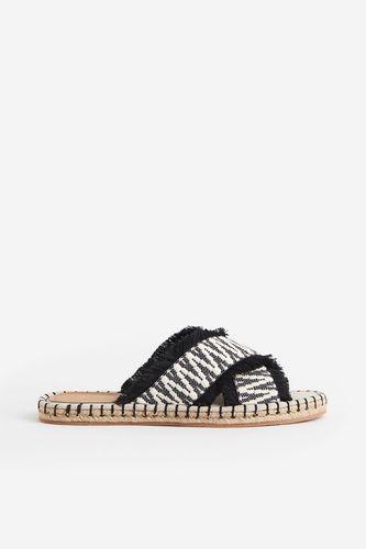 Espadrille-Pantoletten Schwarz/Gemustert, Slipper in Größe 35. Farbe: - H&M - Modalova