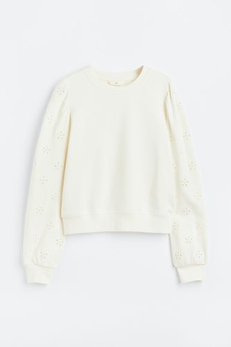 Sweatshirt mit Broderie Anglaise Cremefarben, Sweatshirts in Größe XS. Farbe: - H&M - Modalova