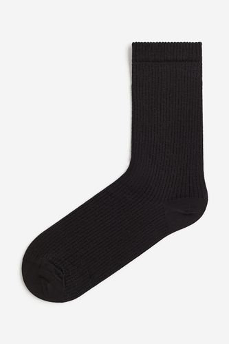 Gerippte Socken Schwarz in Größe 43/45. Farbe: - H&M - Modalova