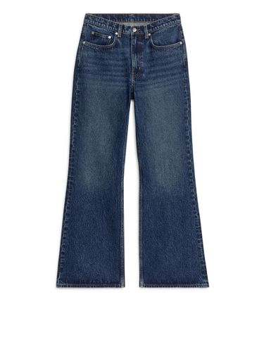 REED Relaxed Jeans mit ausgestelltem Bein Vintage-Blau, Straight in Größe W 29. Farbe: - Arket - Modalova