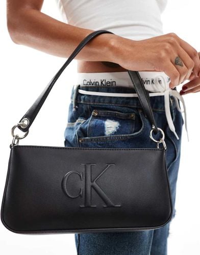 Borsa da spalla strutturata nera - Calvin Klein Jeans - Modalova