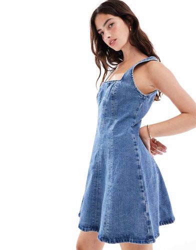 Tuta jumpsuit in denim senza spalline lavaggio medio - Abercrombie & Fitch - Modalova