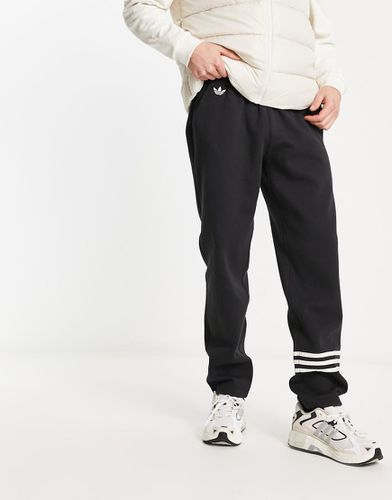 Neuclassics - Joggers neri con 3 strisce - adidas Originals - Modalova