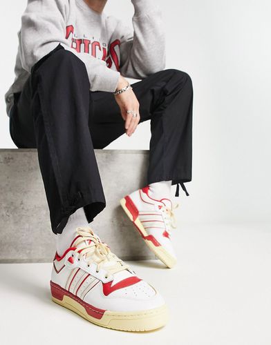 Rivalry Low 86 - Sneakers bianche e rosse - adidas Originals - Modalova