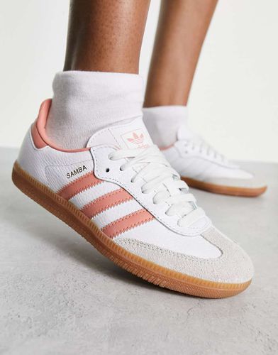 Samba OG - Sneakers bianche e color pesca - adidas Originals - Modalova